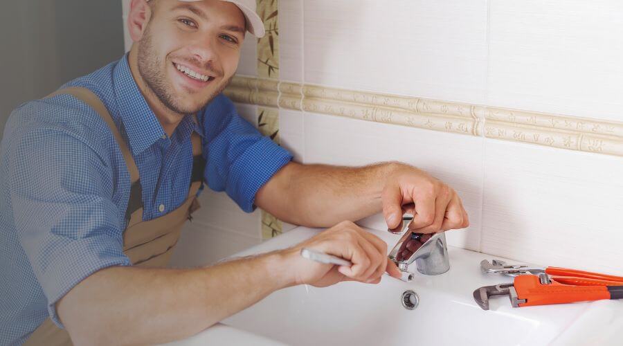 Handle or spout repair in Fruitport, MI